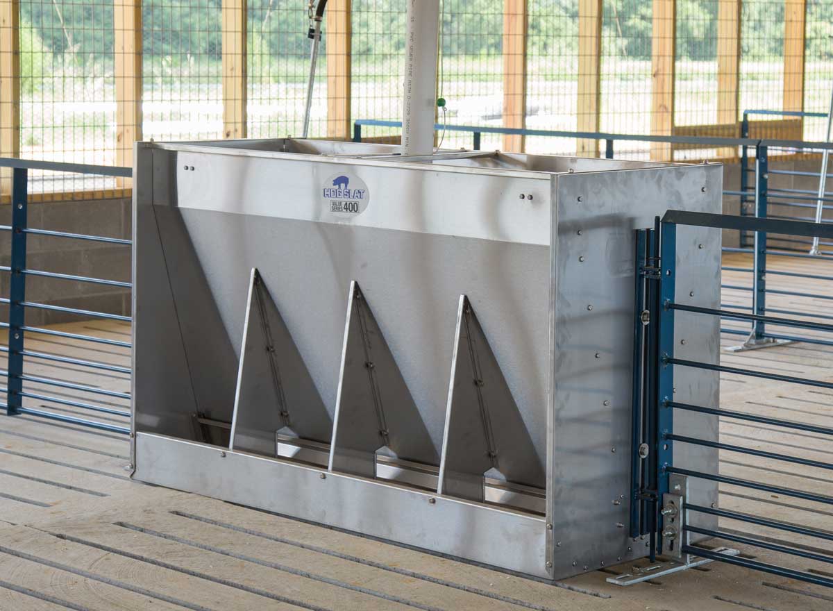 Hog Slat pig feeders can be installed in-line with penning, standing alone or perpendicular with gating to create feeding space in sorting pens, using our complete line of available mounting brackets and rods.