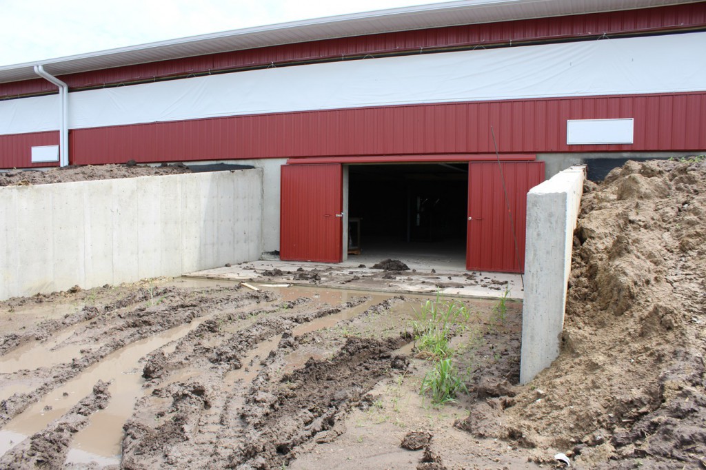 Access door to manure pit
